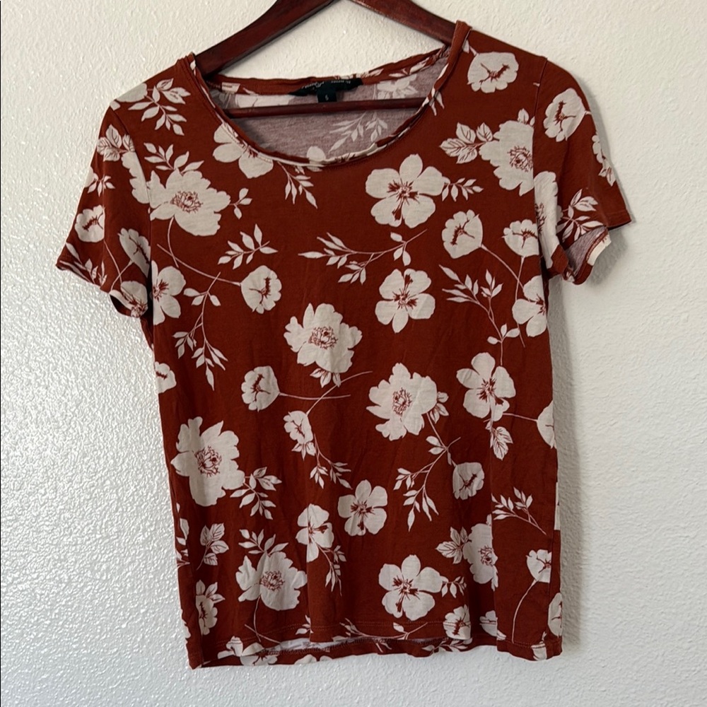 Simply Vera Vera Wang Red Fitted Short Sleeve T-Shirt